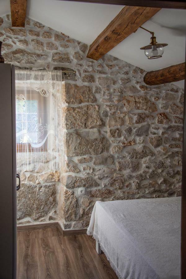 Traditional Stone House St.Anton Malinska Ngoại thất bức ảnh